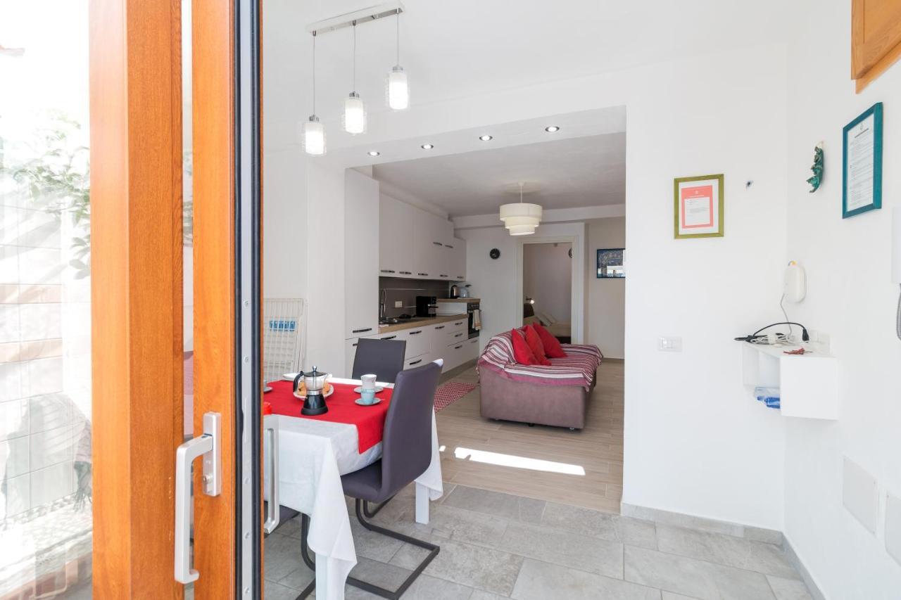 Purple Flower Suite Apartment Cala Gonone Luaran gambar