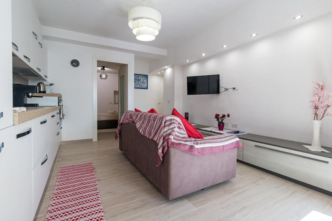 Purple Flower Suite Apartment Cala Gonone Luaran gambar