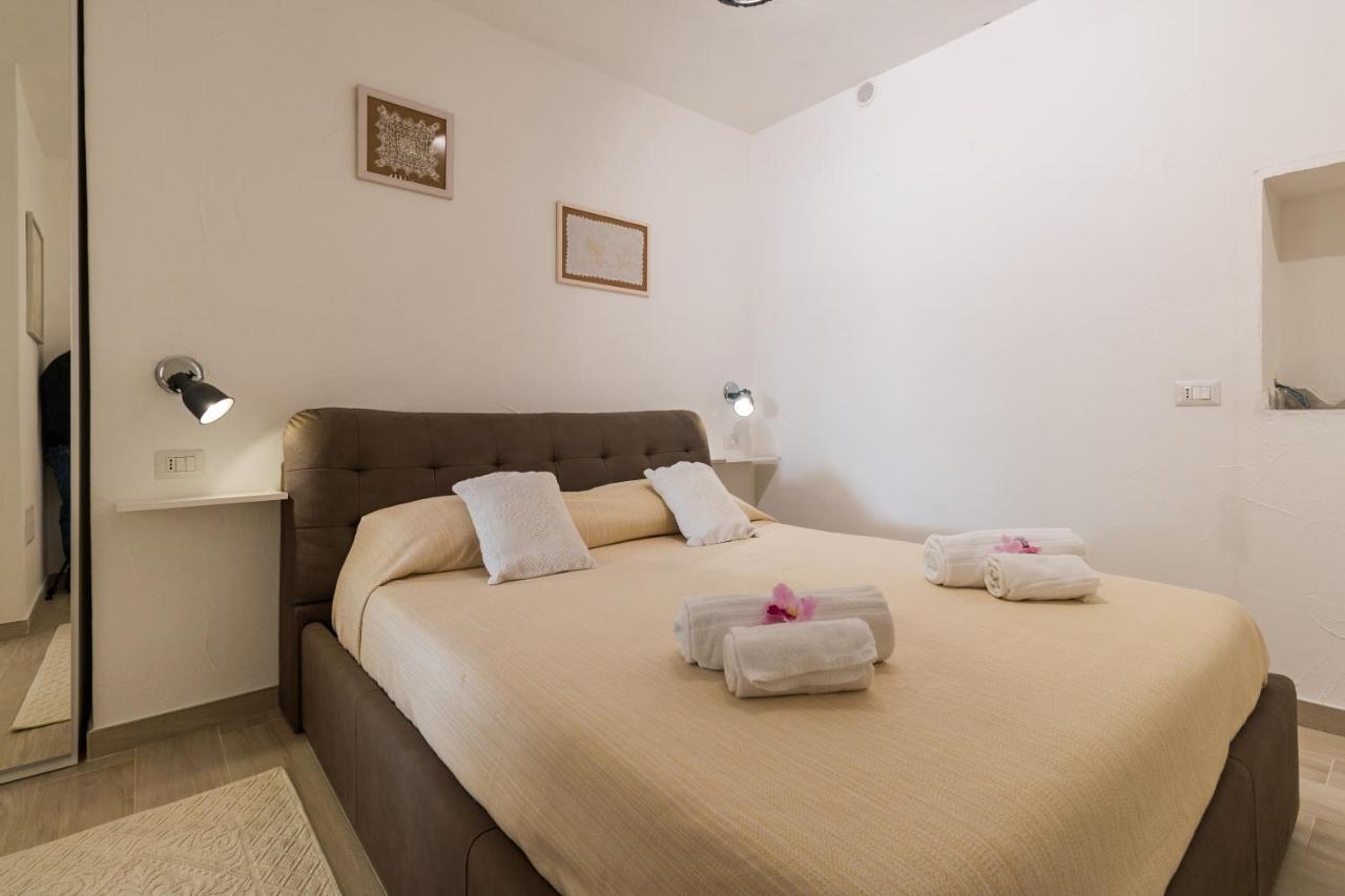 Purple Flower Suite Apartment Cala Gonone Luaran gambar
